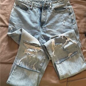 Old Navy Women's Light Blue Ripped Jeans